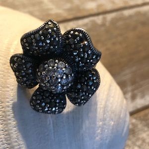 Vintage flower ring ..